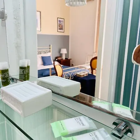 Casa Verga Oda ve Kahvaltı 3*